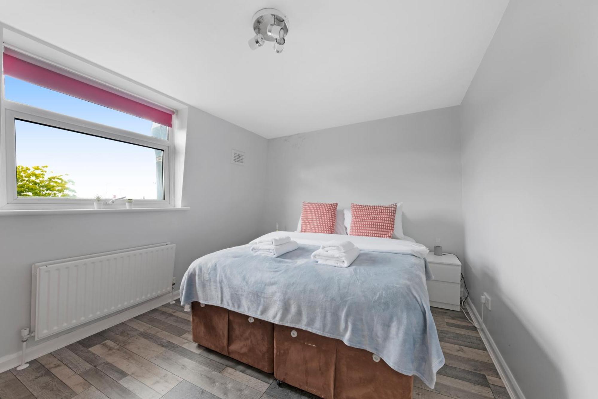 Two Bedroom Duplex In Angel High Street London